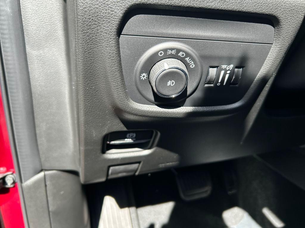 new 2025 Jeep Grand Cherokee car, priced at $48,584