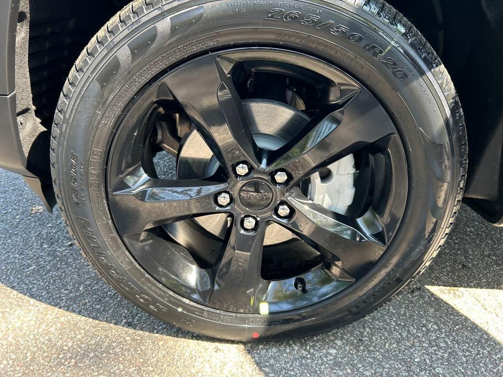 new 2025 Jeep Grand Cherokee car, priced at $48,584