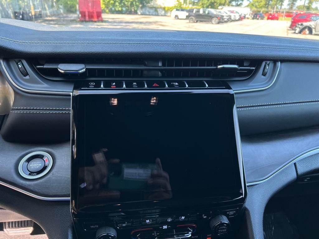 new 2025 Jeep Grand Cherokee car, priced at $48,584
