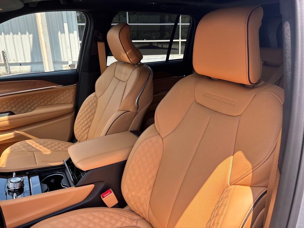 new 2025 Jeep Grand Cherokee car, priced at $64,216