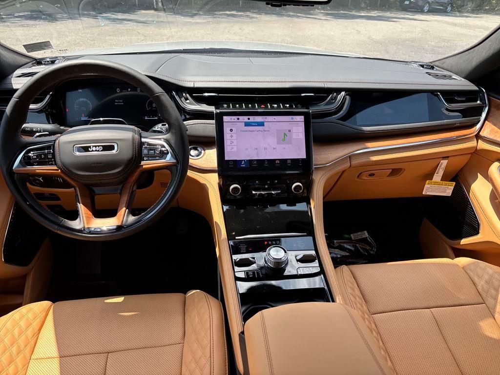 new 2025 Jeep Grand Cherokee car, priced at $63,090
