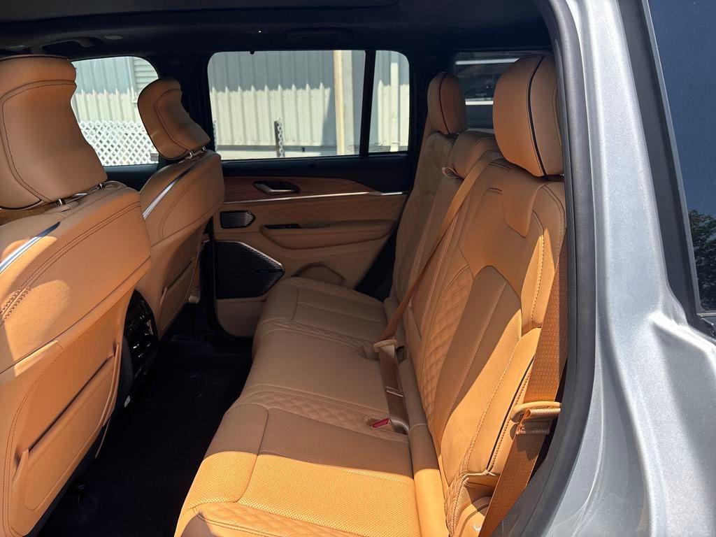 new 2025 Jeep Grand Cherokee car, priced at $63,090