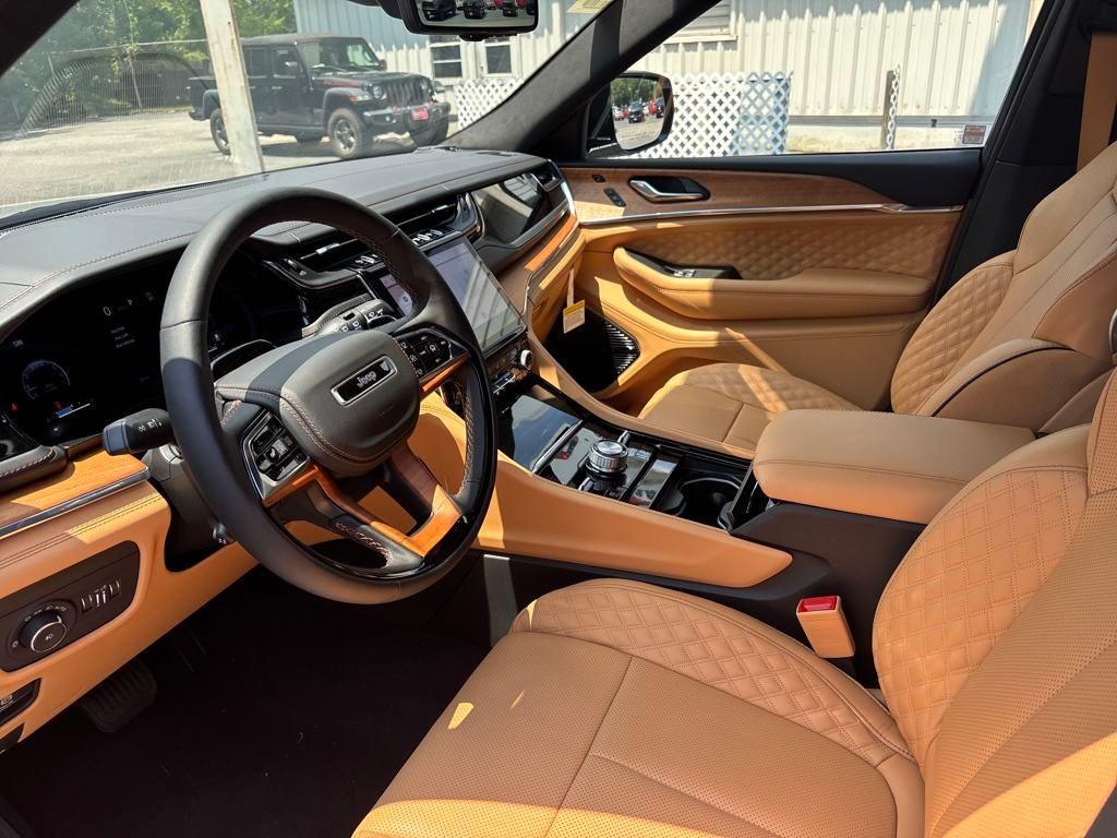 new 2025 Jeep Grand Cherokee car, priced at $63,090