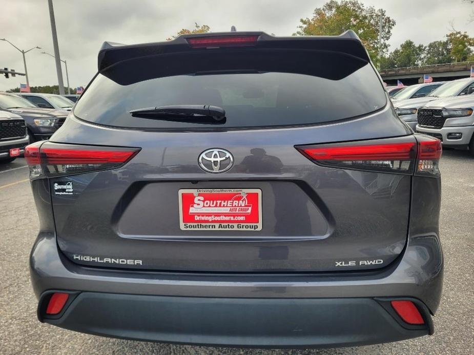 used 2021 Toyota Highlander car, priced at $31,236