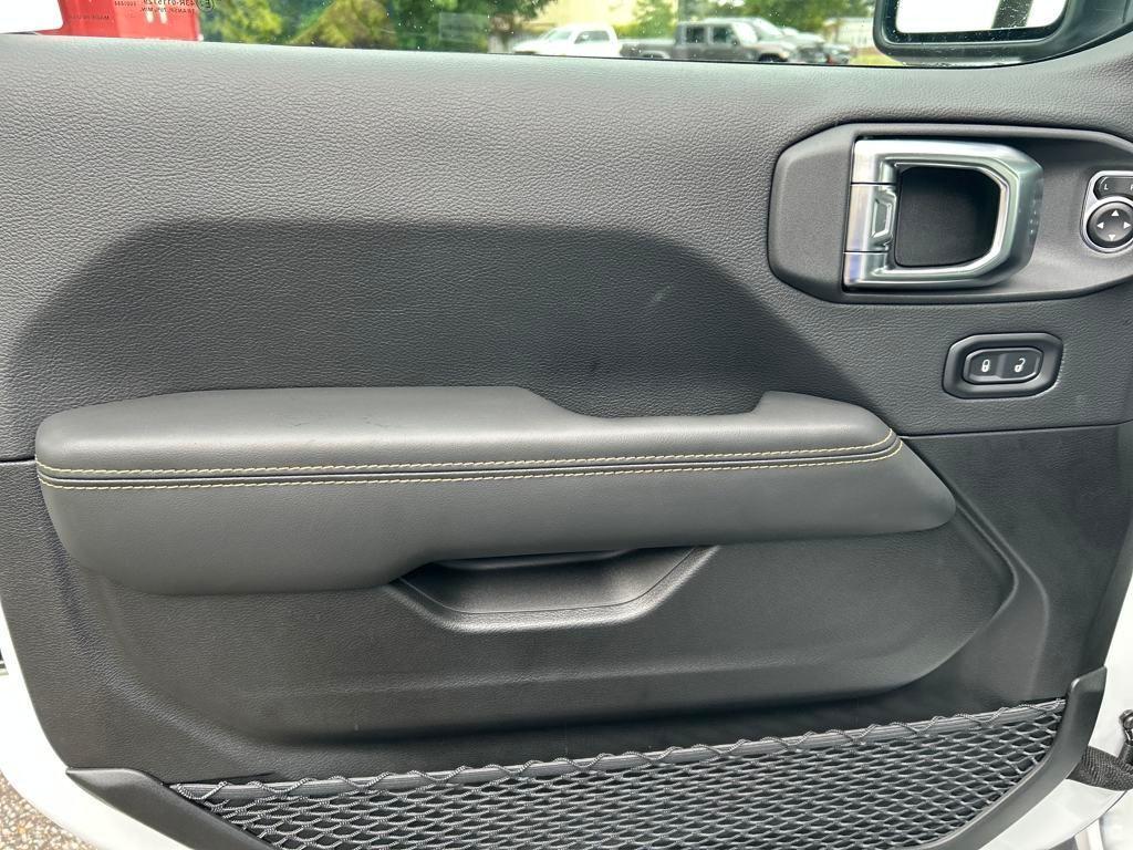 new 2025 Jeep Wrangler car, priced at $52,061