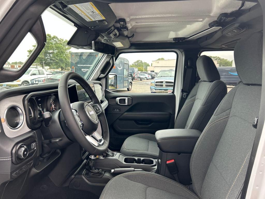 new 2025 Jeep Wrangler car, priced at $52,061