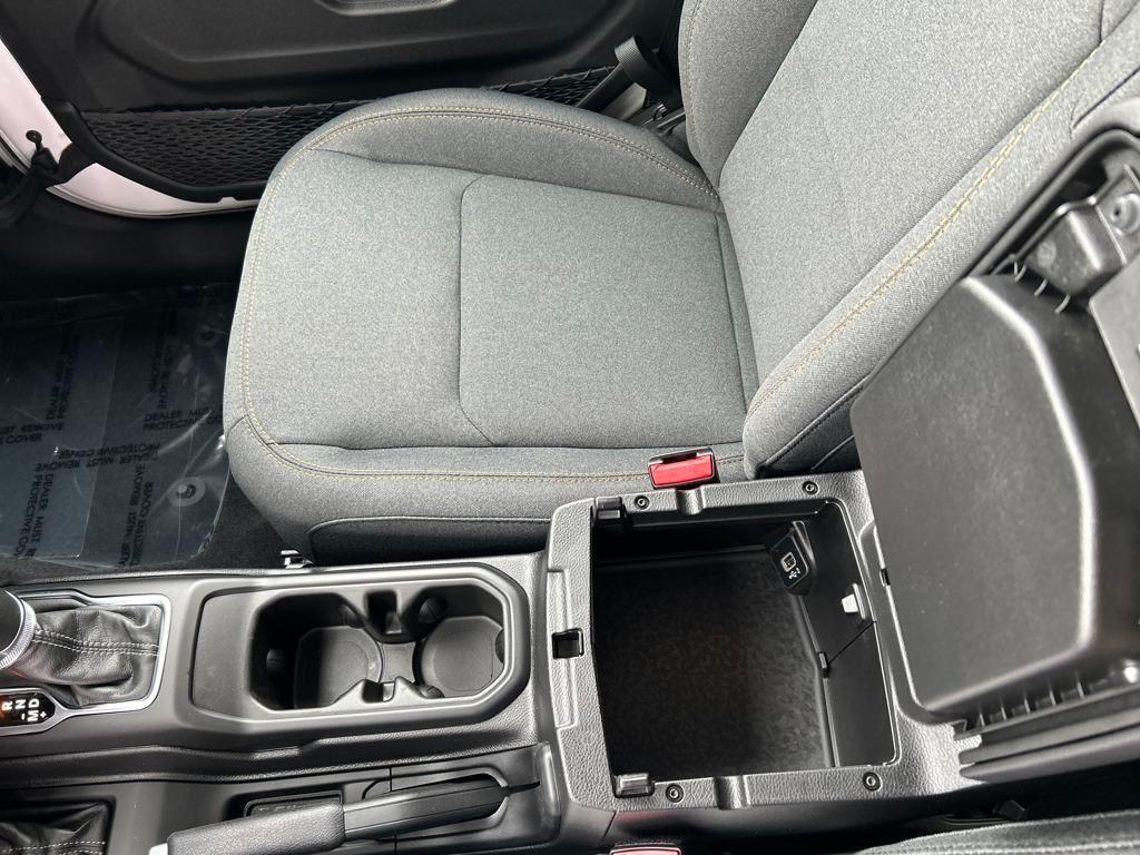 new 2025 Jeep Wrangler car, priced at $52,061