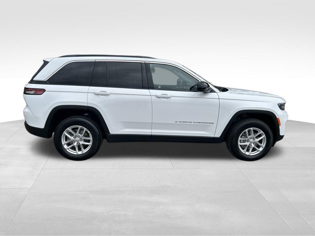 new 2025 Jeep Grand Cherokee car, priced at $35,820