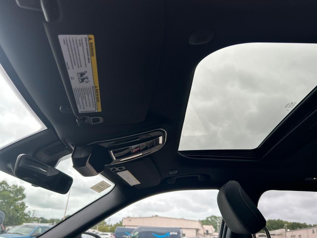 new 2025 Jeep Grand Cherokee car, priced at $35,820