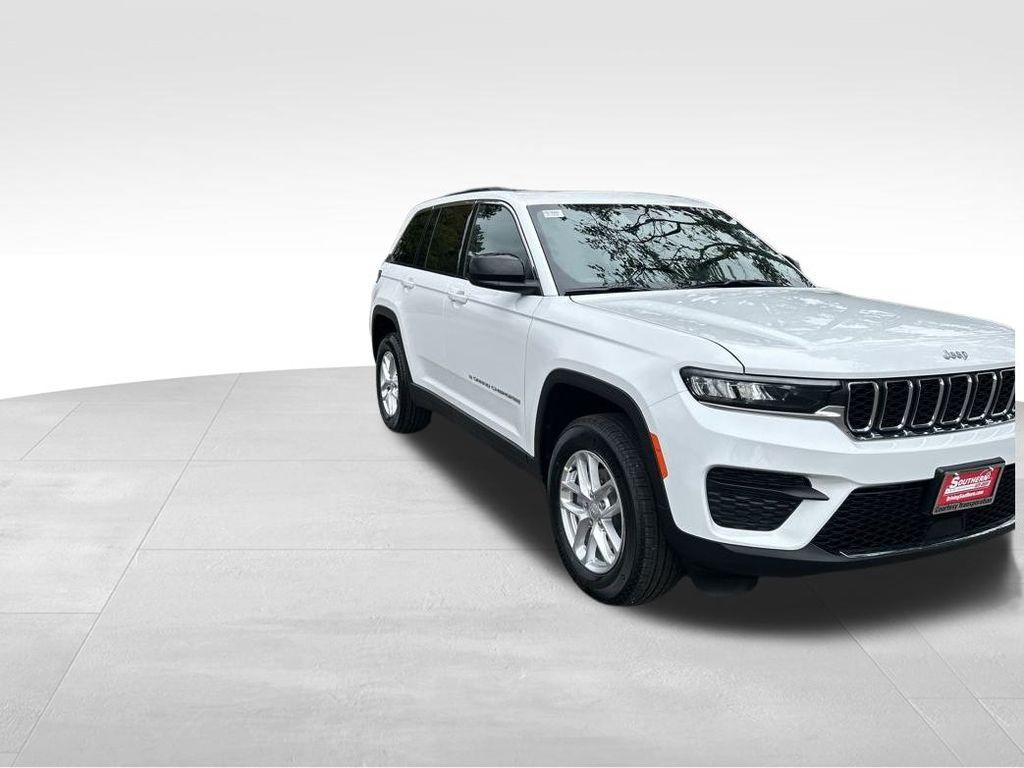 new 2025 Jeep Grand Cherokee car, priced at $35,820