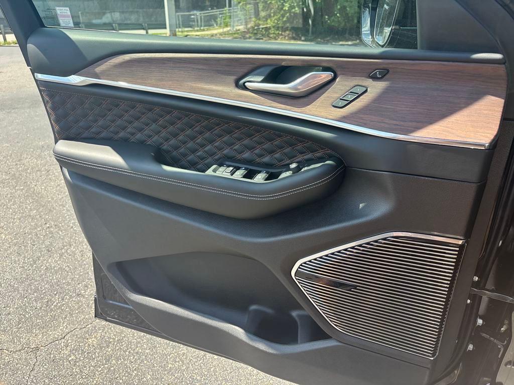 new 2025 Jeep Grand Cherokee car, priced at $65,664