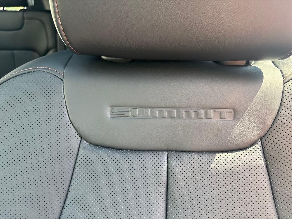 new 2025 Jeep Grand Cherokee car, priced at $67,879