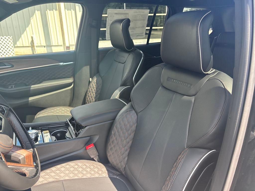 new 2025 Jeep Grand Cherokee car, priced at $67,879