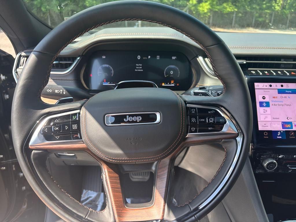 new 2025 Jeep Grand Cherokee car, priced at $67,879