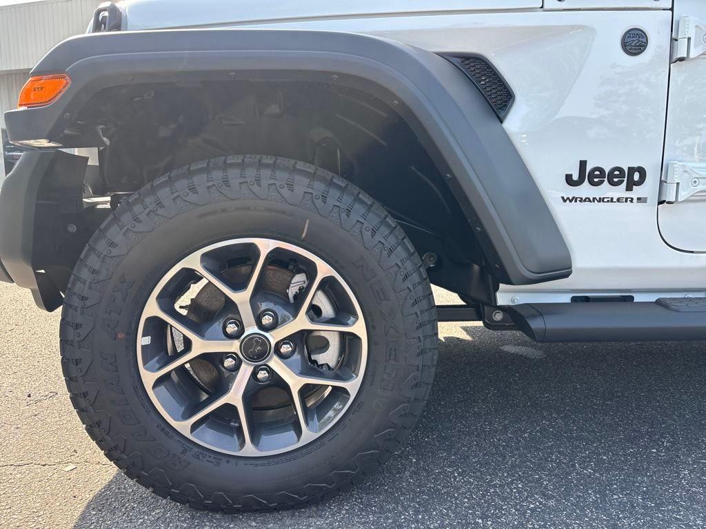 new 2025 Jeep Wrangler car, priced at $57,181