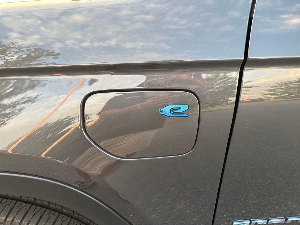 new 2024 Jeep Grand Cherokee 4xe car, priced at $43,625