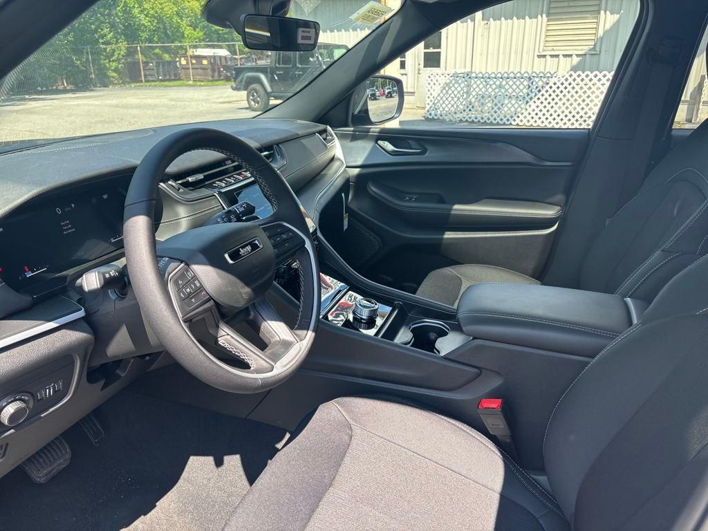 new 2025 Jeep Grand Cherokee L car, priced at $40,455