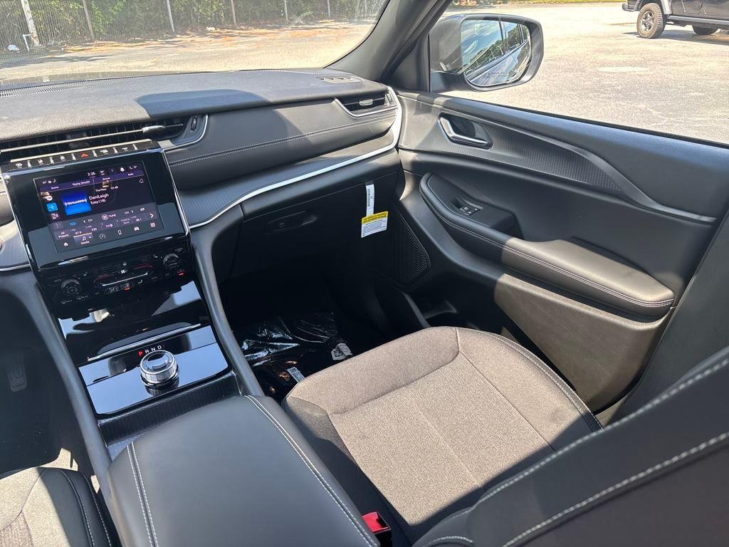 new 2025 Jeep Grand Cherokee L car, priced at $40,455