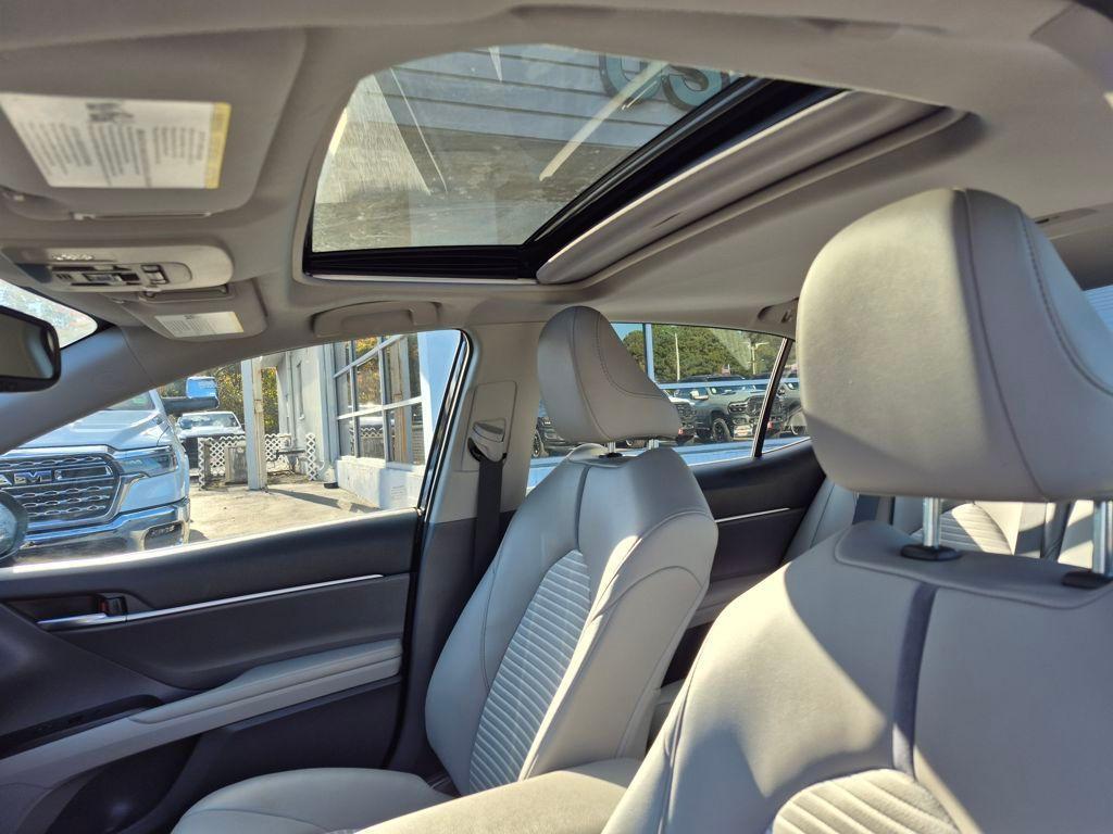 used 2022 Toyota Camry Hybrid car, priced at $26,184