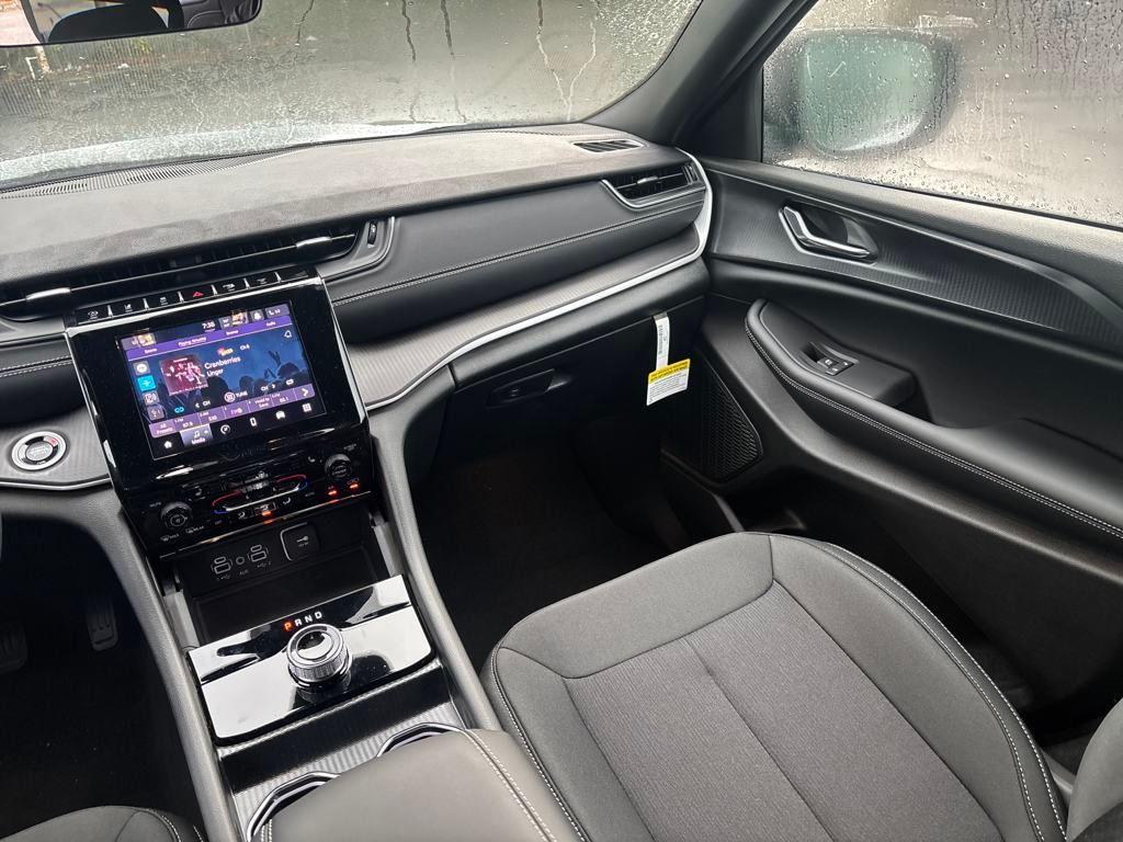 new 2025 Jeep Grand Cherokee L car, priced at $38,825