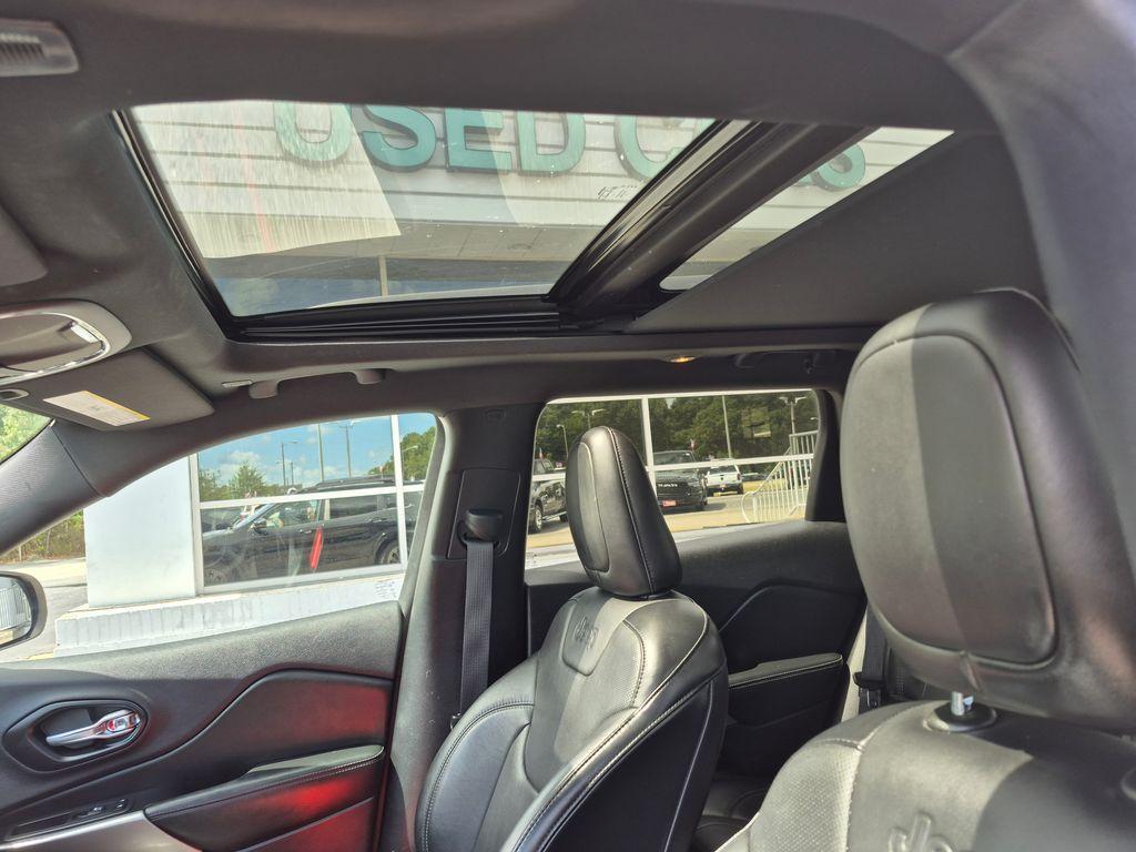 used 2019 Jeep Cherokee car, priced at $22,629