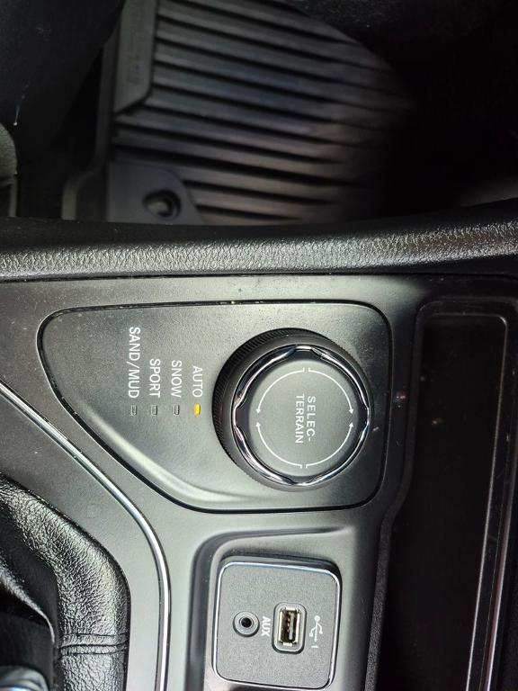 used 2019 Jeep Cherokee car, priced at $22,629