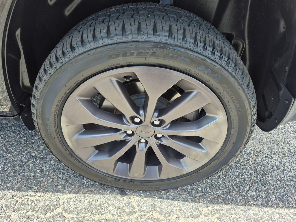 used 2019 Jeep Cherokee car, priced at $22,629