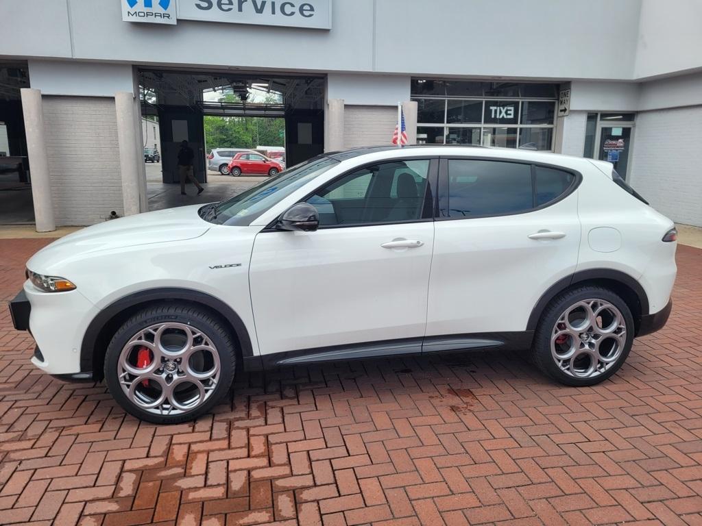 new 2024 Alfa Romeo Tonale car, priced at $46,887