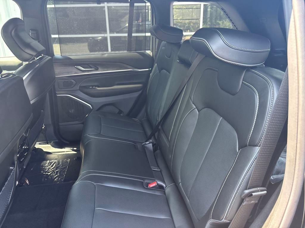 new 2025 Jeep Grand Cherokee car, priced at $59,168