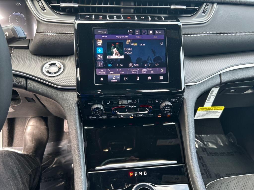new 2025 Jeep Grand Cherokee car, priced at $37,335