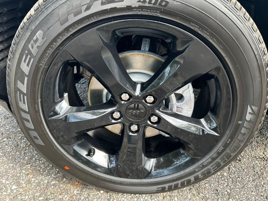 new 2025 Jeep Grand Cherokee car, priced at $42,710
