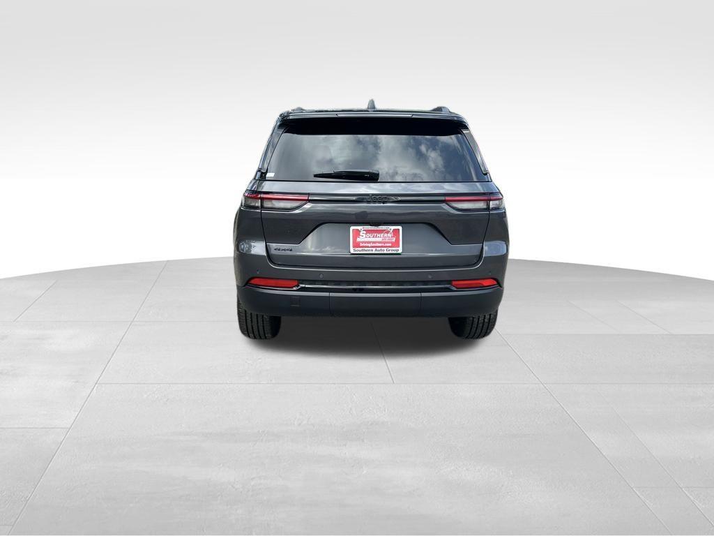 new 2025 Jeep Grand Cherokee car, priced at $37,335
