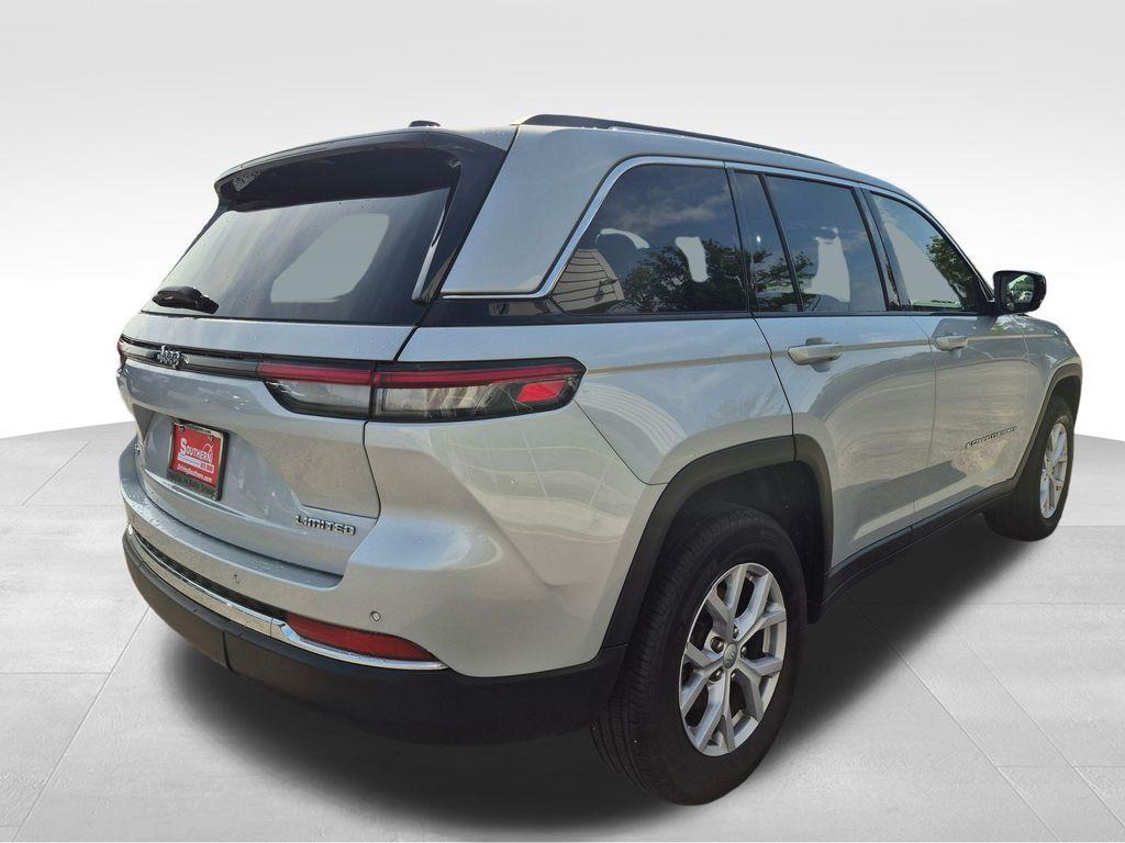 used 2022 Jeep Grand Cherokee car, priced at $32,902