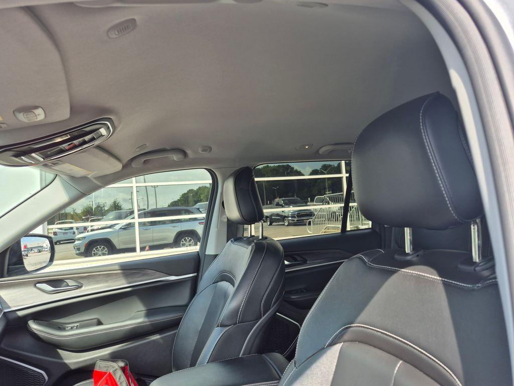 used 2022 Jeep Grand Cherokee car, priced at $32,902
