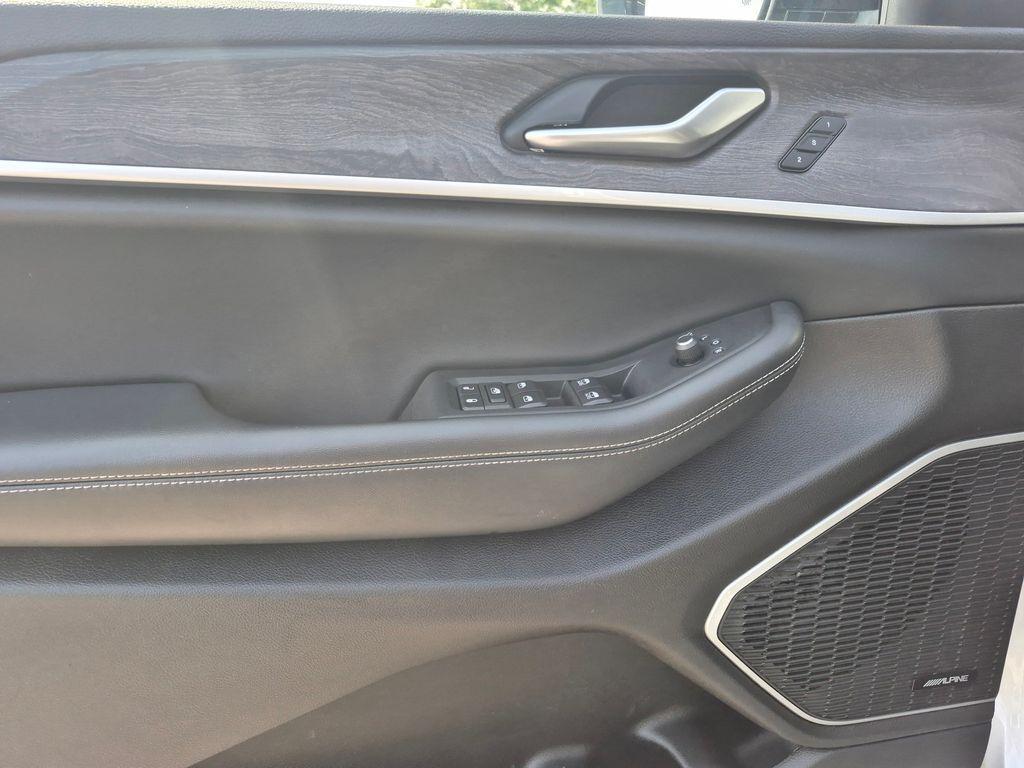 used 2022 Jeep Grand Cherokee car, priced at $32,902