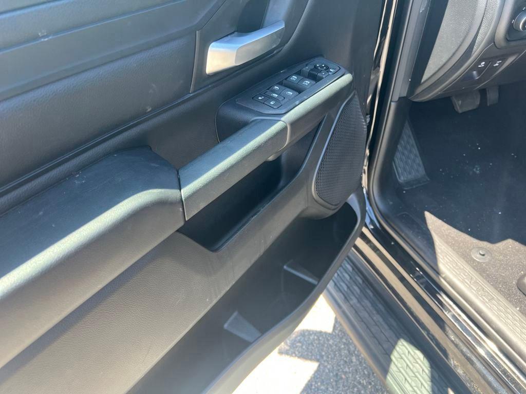 new 2025 Ram 1500 car, priced at $43,871