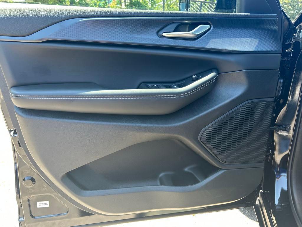 new 2025 Jeep Grand Cherokee car, priced at $37,335