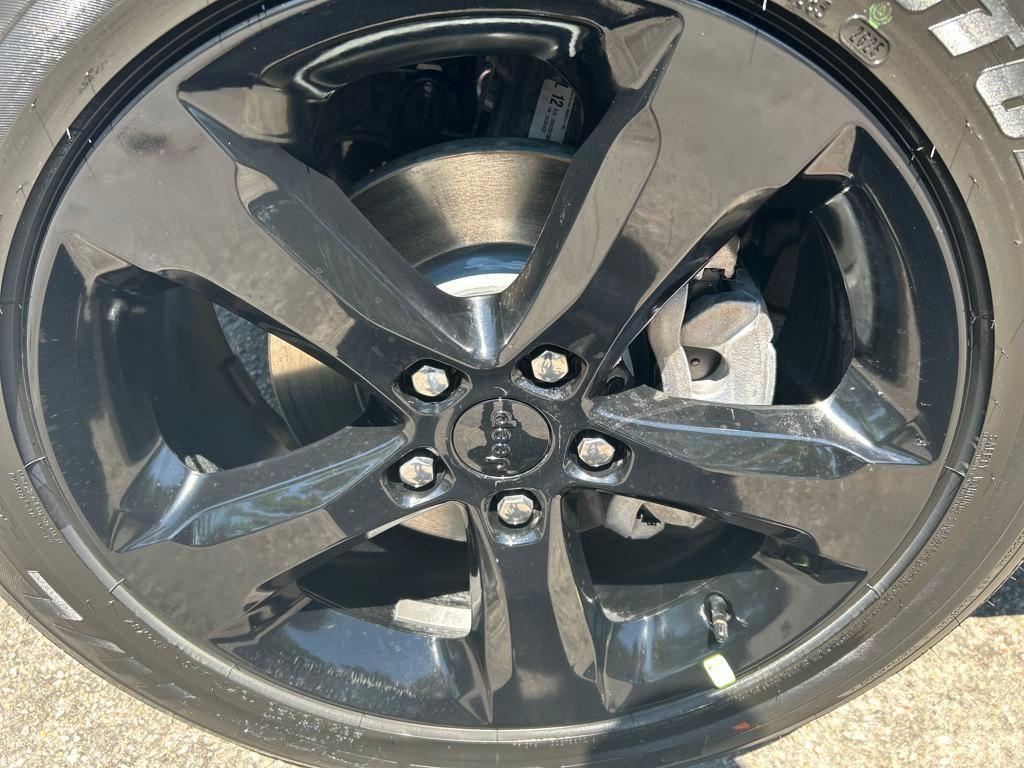 new 2025 Jeep Grand Cherokee car, priced at $37,335