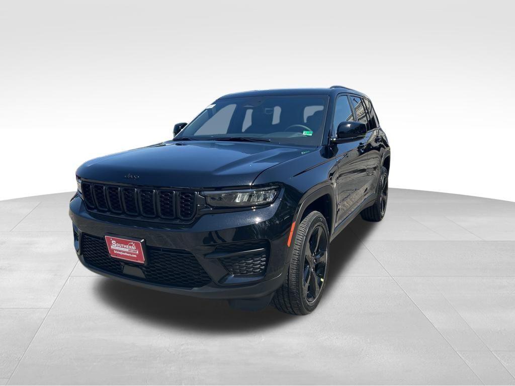 new 2025 Jeep Grand Cherokee car, priced at $37,335