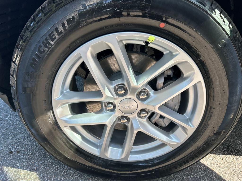 new 2025 Jeep Grand Cherokee car, priced at $35,018