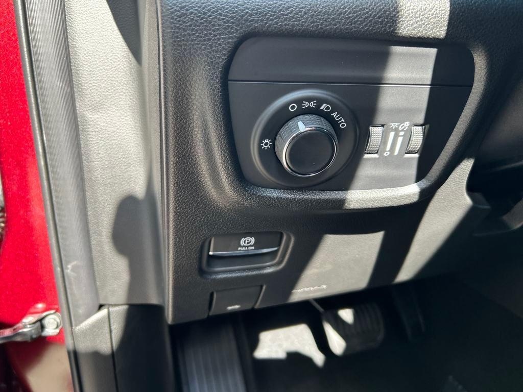 new 2025 Jeep Grand Cherokee car, priced at $35,018