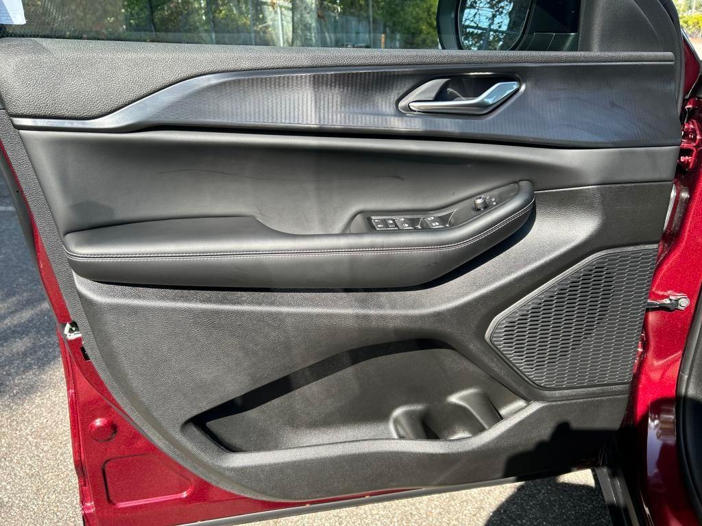 new 2025 Jeep Grand Cherokee car, priced at $35,018