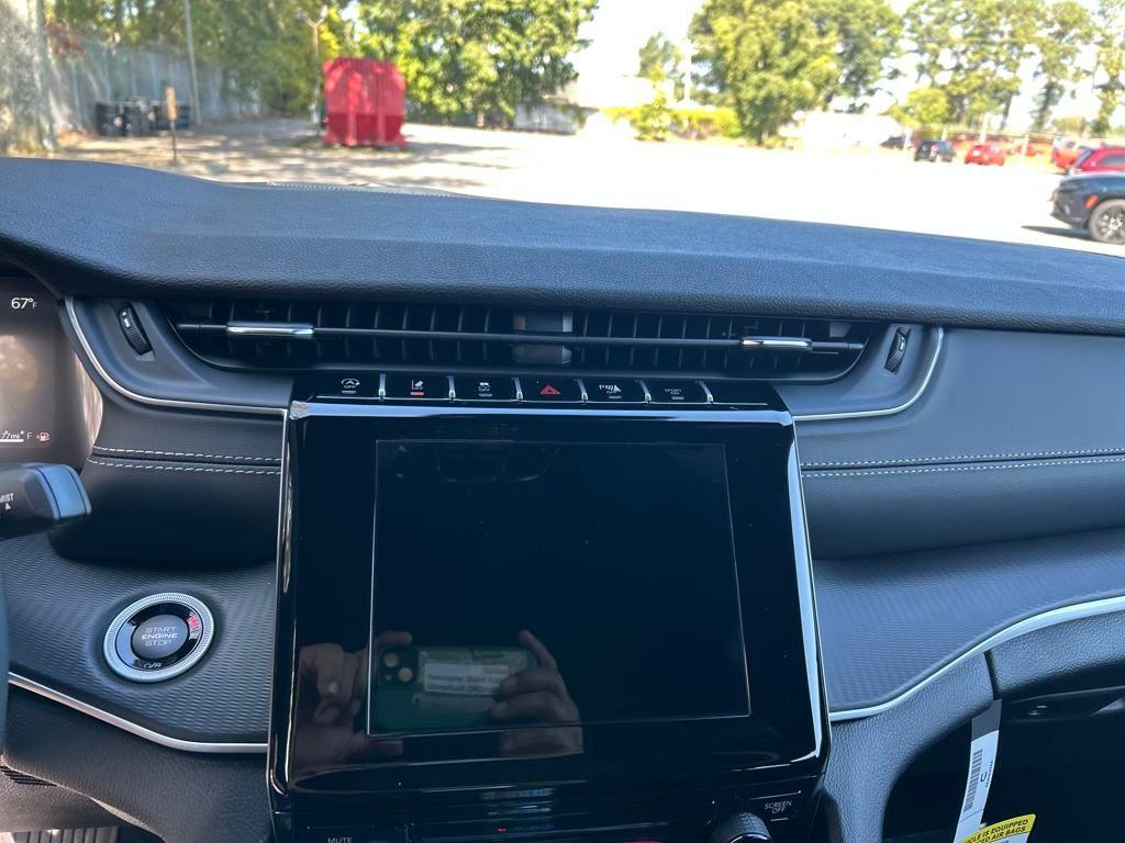 new 2025 Jeep Grand Cherokee car, priced at $35,018