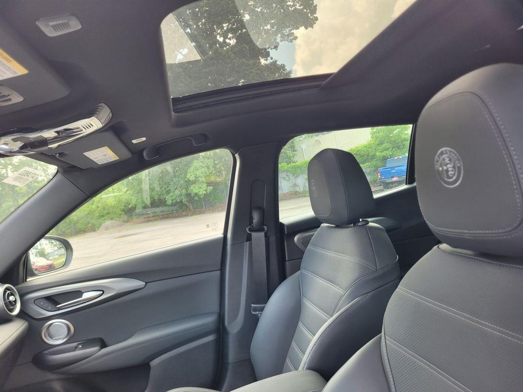 new 2024 Alfa Romeo Tonale car, priced at $37,586