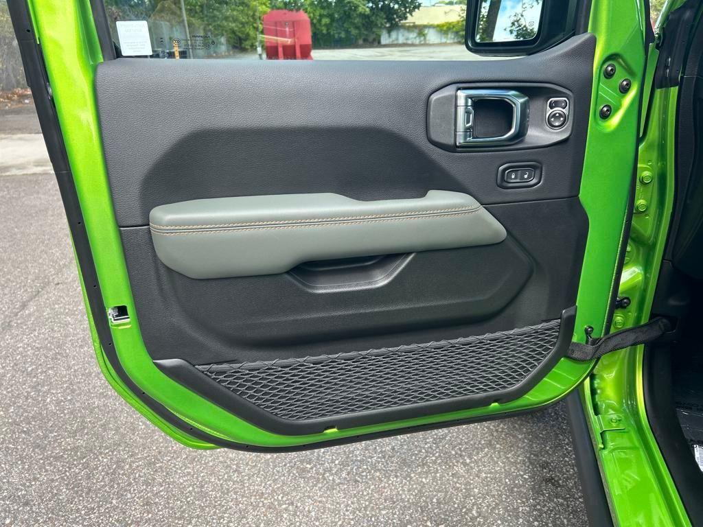 new 2025 Jeep Gladiator car, priced at $54,958