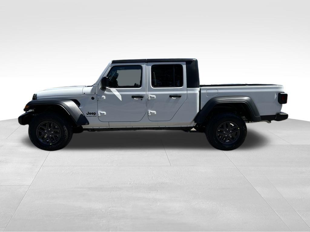 new 2025 Jeep Gladiator car, priced at $38,806