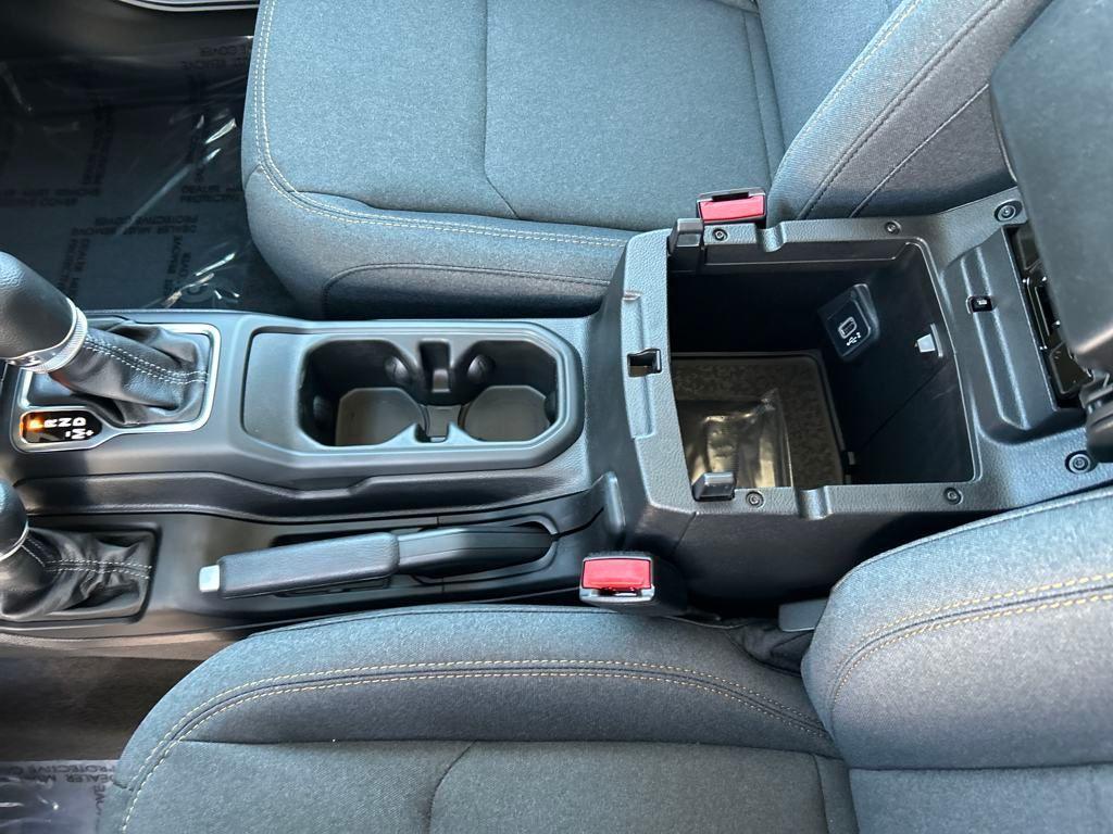 new 2025 Jeep Gladiator car, priced at $38,806