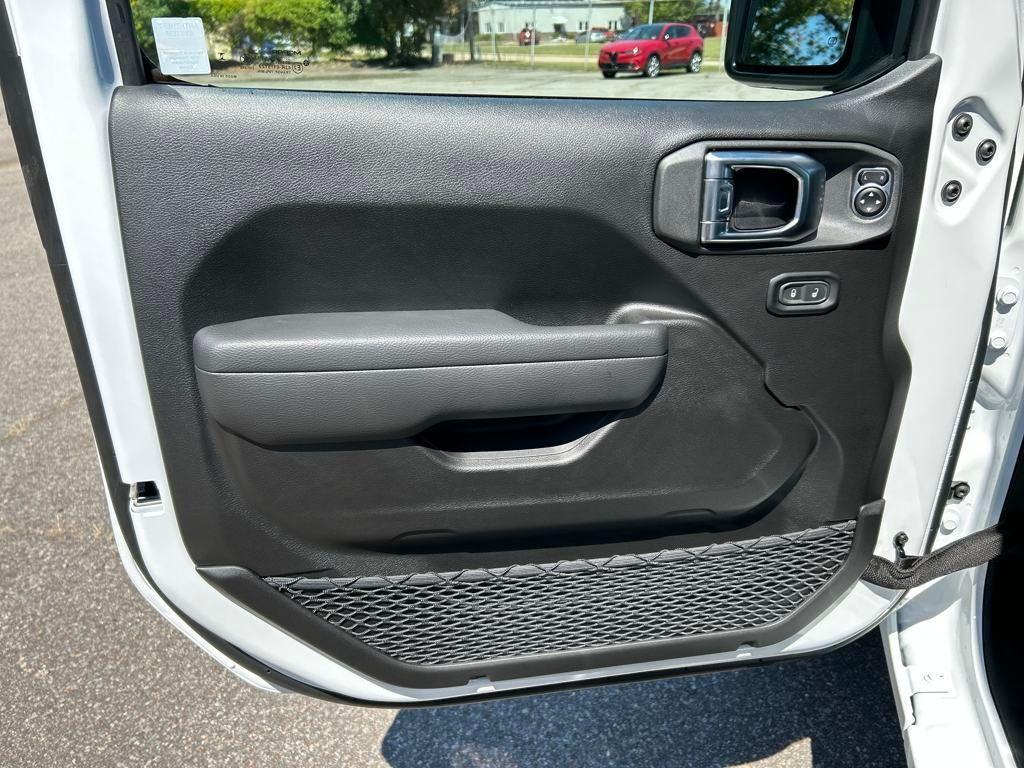 new 2025 Jeep Gladiator car, priced at $38,806