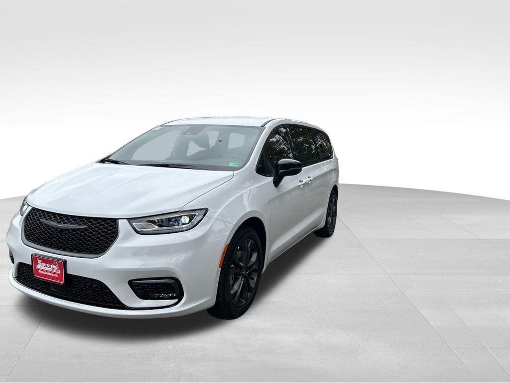 new 2026 Chrysler Pacifica car, priced at $40,311