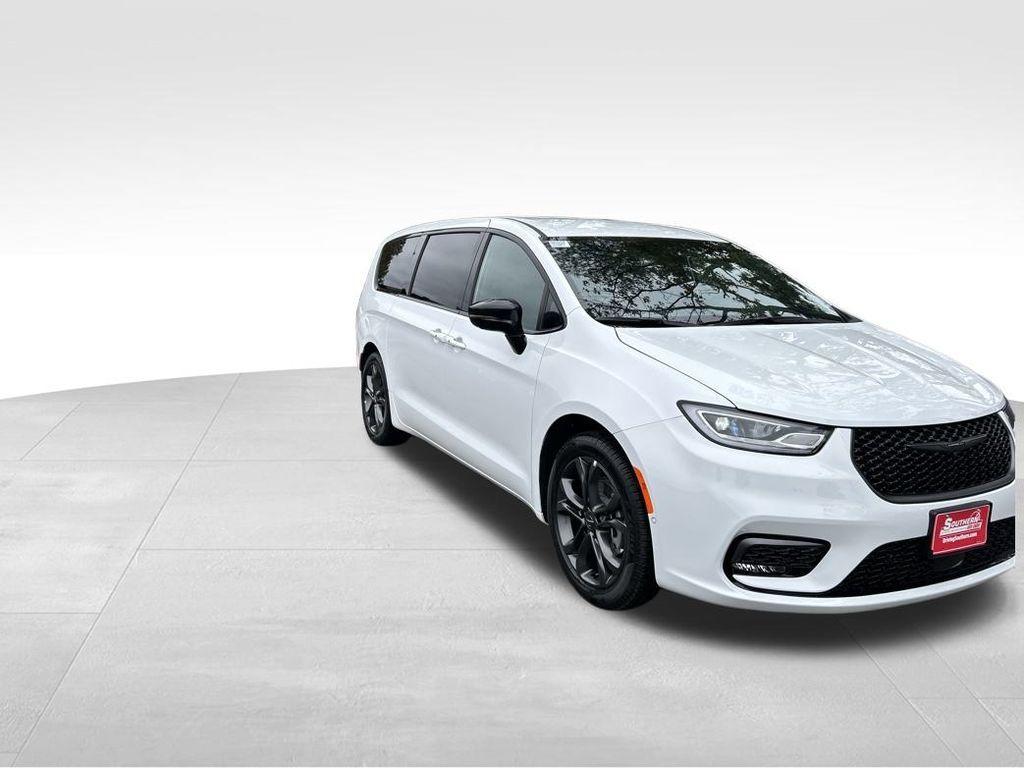 new 2026 Chrysler Pacifica car, priced at $40,311